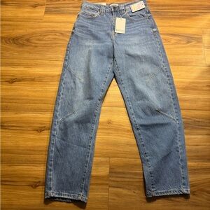 NWT Kensie the Jessica High-Rise Barrel Jeans in Light Wash Blue Denim